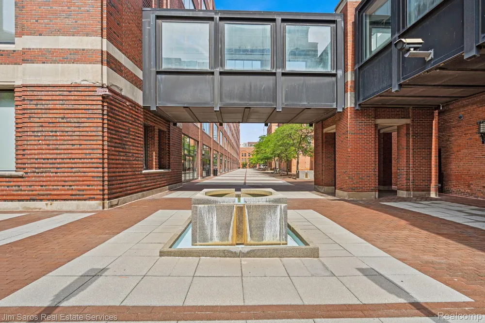 200 River place Wayne City, MI 48207
