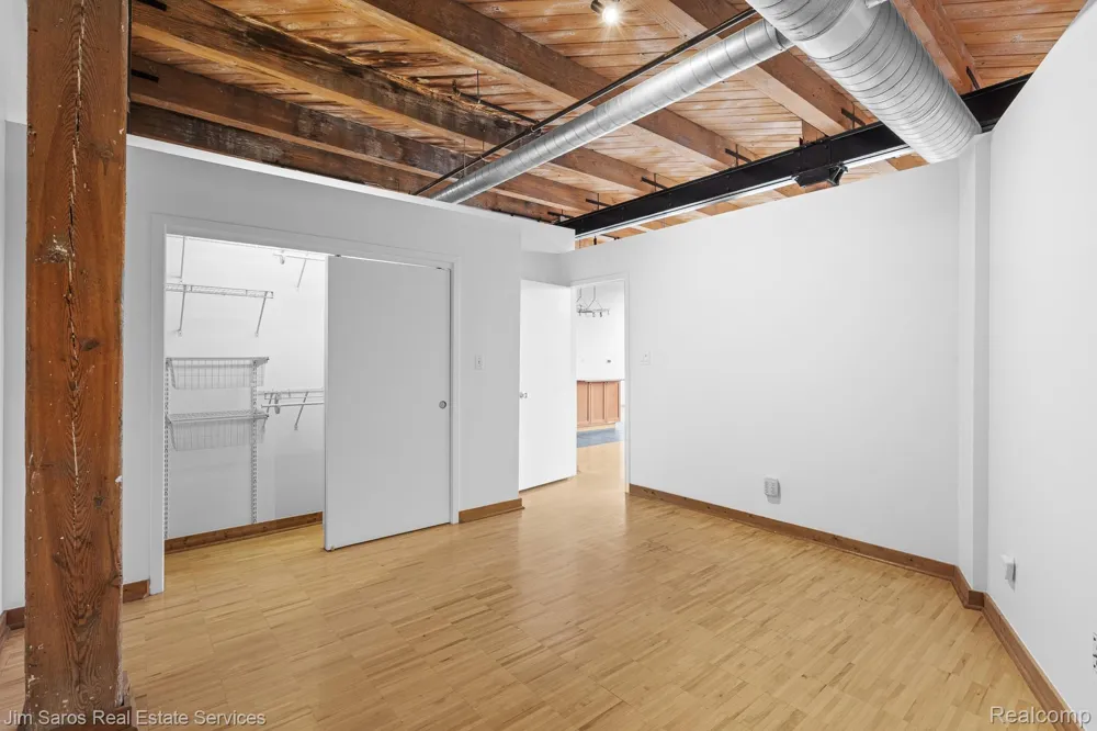 200 River place Wayne City, MI 48207