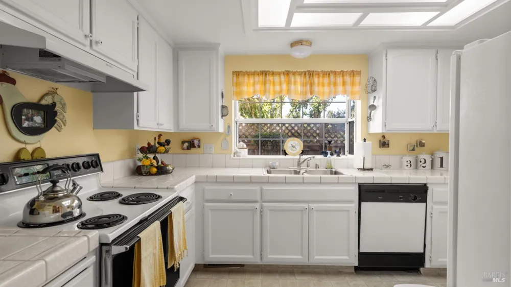 18 Bay Tree Court Cotati, CA 94931