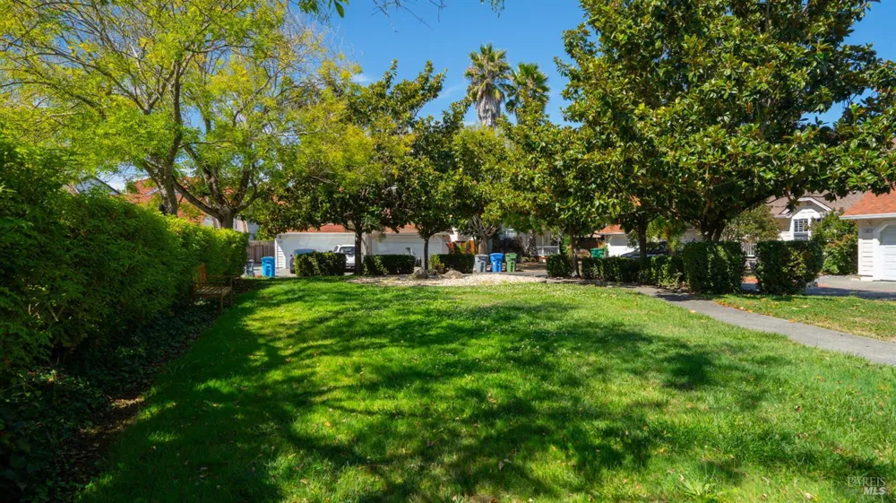 18 Bay Tree Court Cotati, CA 94931