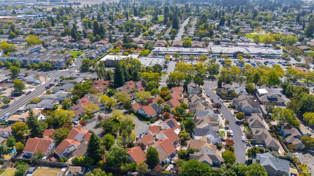 18 Bay Tree Court Cotati, CA 94931