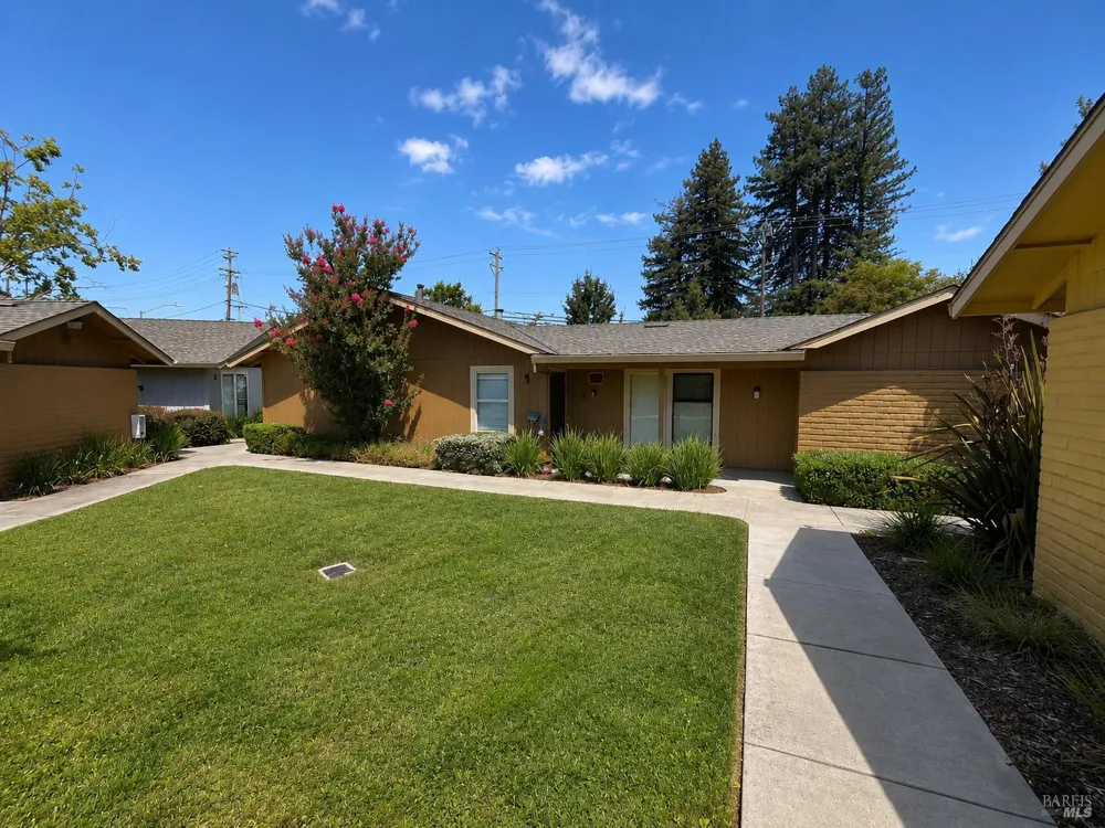 2750 Coffey Lane Santa Rosa, CA 95403