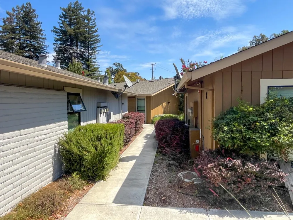 2750 Coffey Lane Santa Rosa, CA 95403
