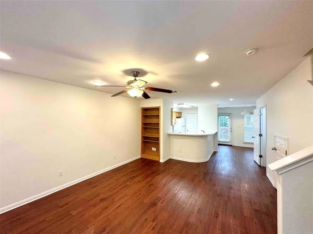 6900 E Riverside Drive #27 Austin, TX 78741