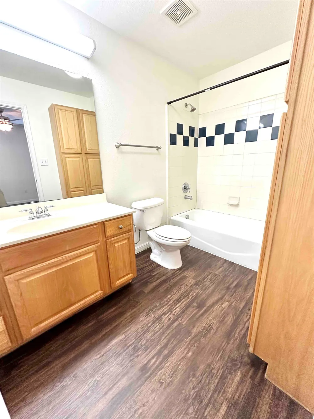 6900 E Riverside Drive #27 Austin, TX 78741