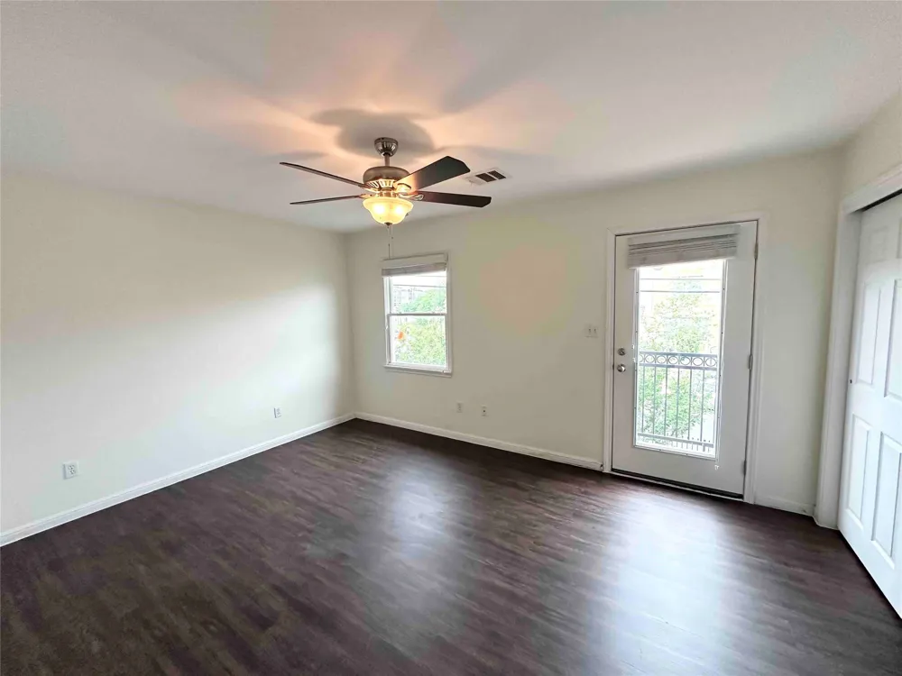 6900 E Riverside Drive #27 Austin, TX 78741