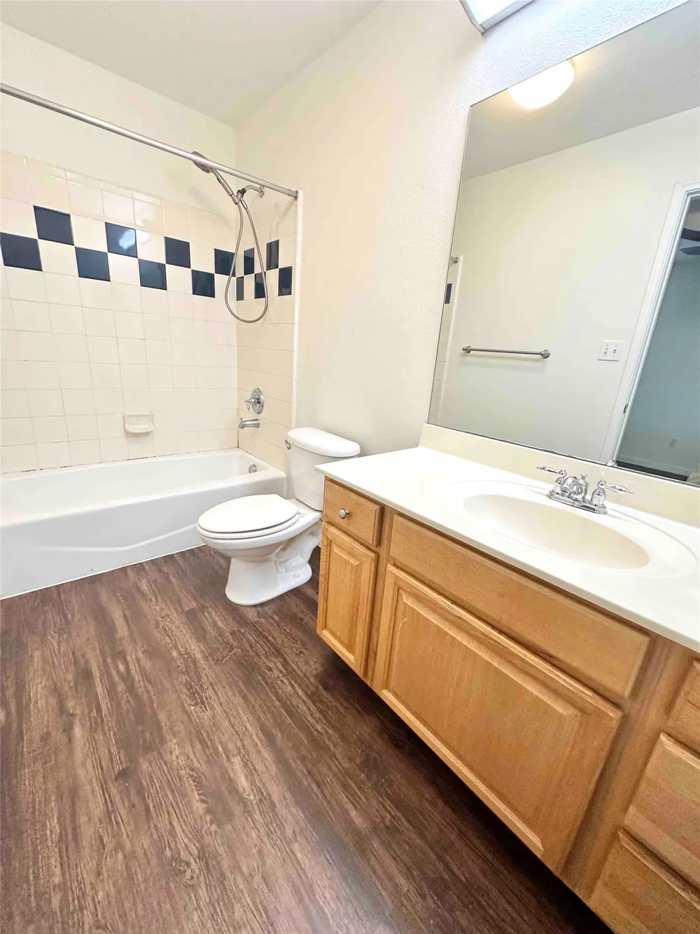 6900 E Riverside Drive #27 Austin, TX 78741
