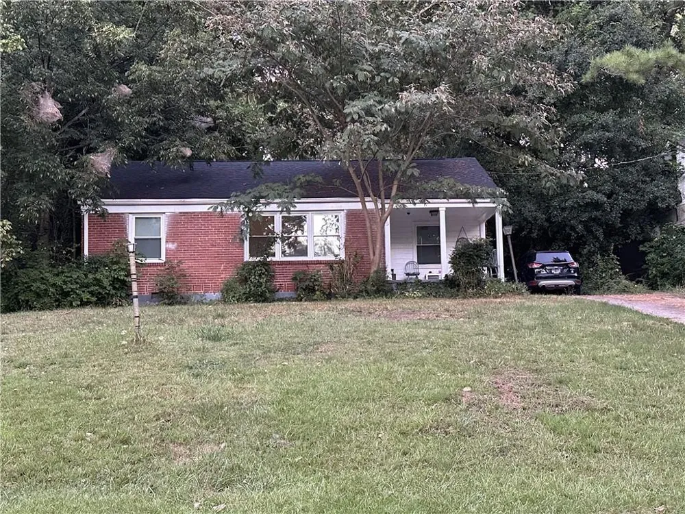 1860 S Columbia Place Decatur, GA 30032