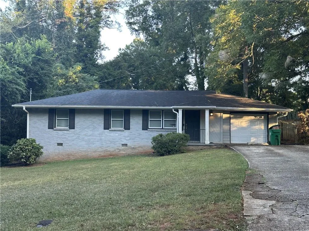 1860 S Columbia Place Decatur, GA 30032
