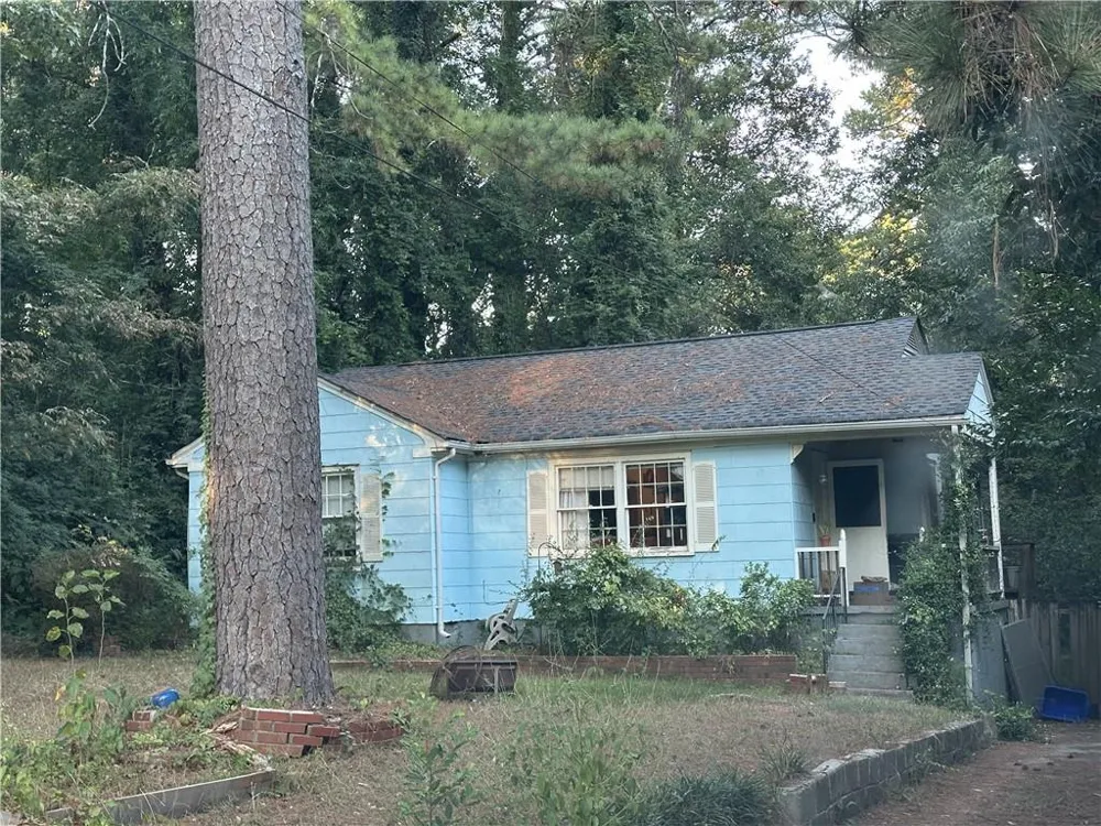 1860 S Columbia Place Decatur, GA 30032