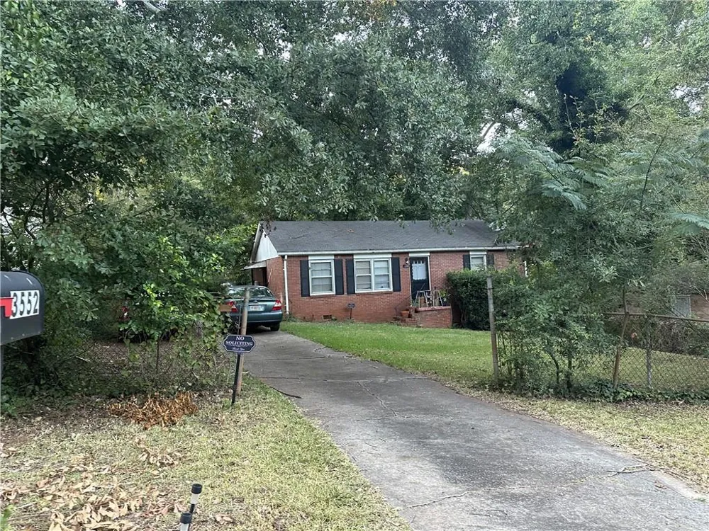 1860 S Columbia Place Decatur, GA 30032