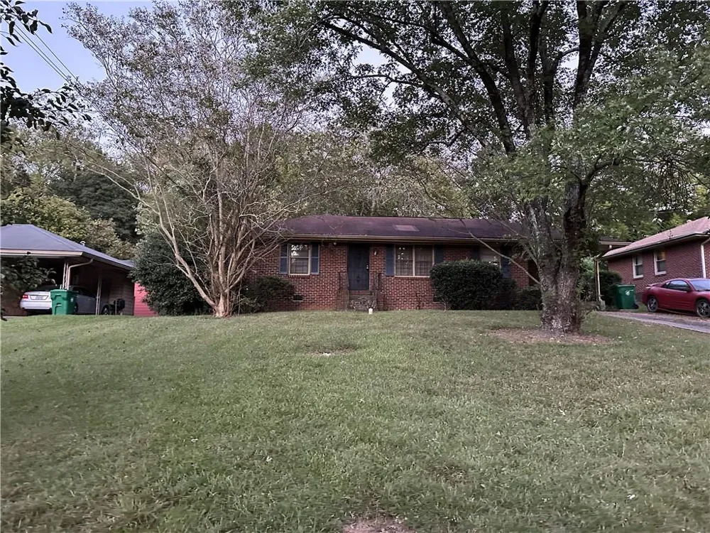1860 S Columbia Place Decatur, GA 30032