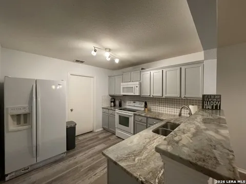 11922 Meadow Wls