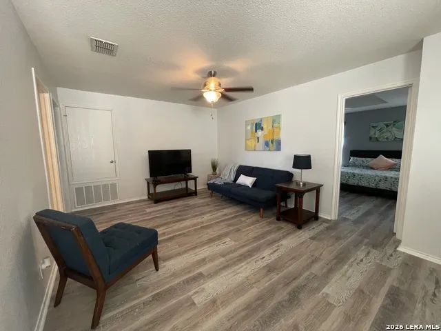 11922 Meadow Wls San Antonio, TX 78254