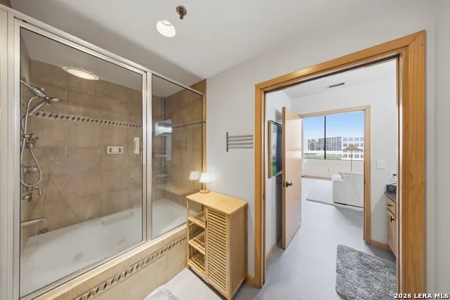214 E Travis Unit 303 San Antonio, TX 78205