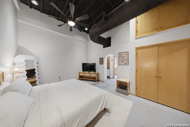 214 E Travis Unit 303 San Antonio, TX 78205