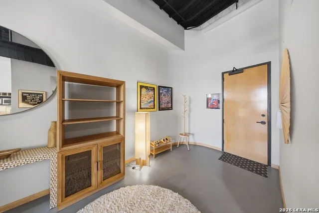 214 E Travis Unit 303 San Antonio, TX 78205