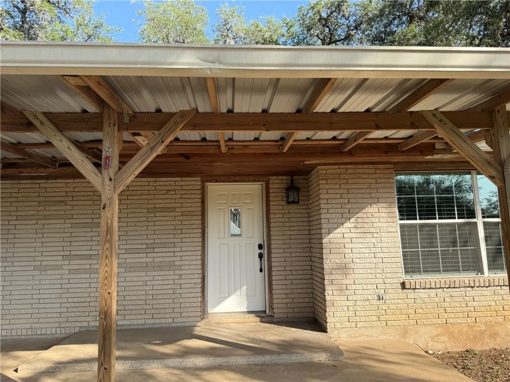 170 White Lane Beeville, TX 78102