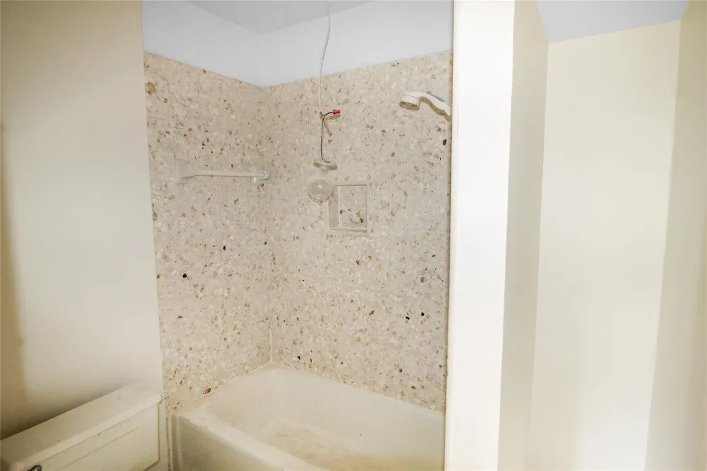 1735 Norfolk Street Houston, TX 77098