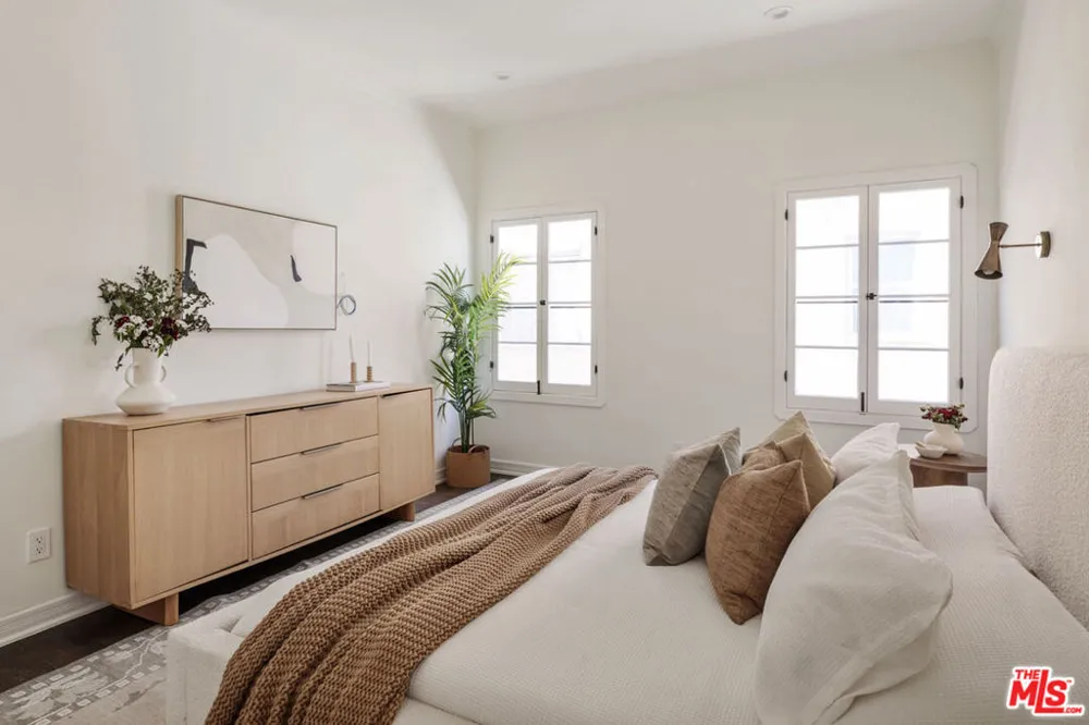 1106 S Cochran Avenue Los Angeles, CA 90019