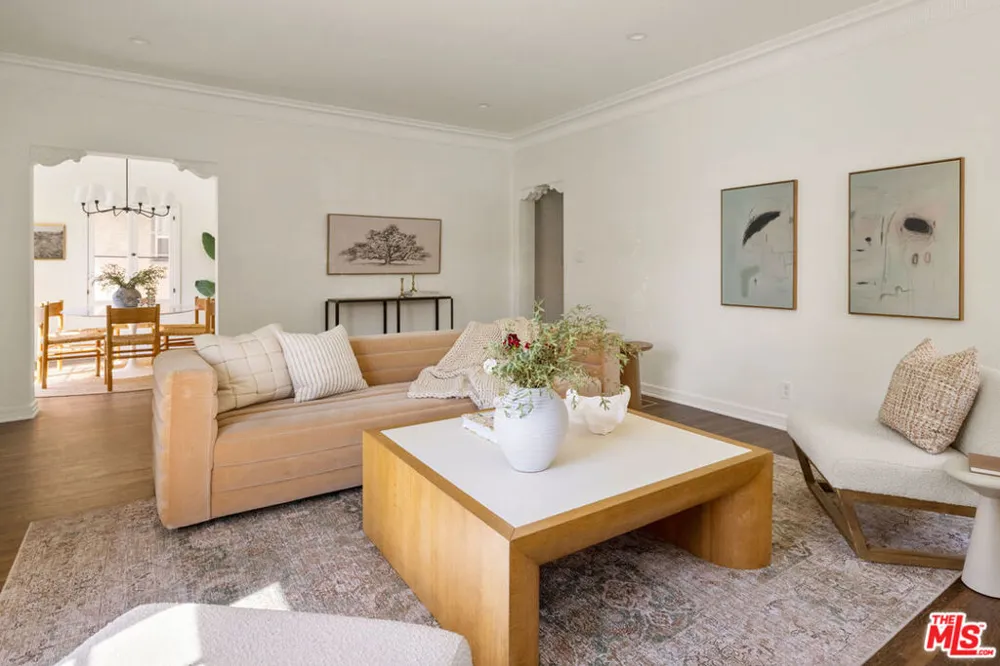 1106 S Cochran Avenue Los Angeles, CA 90019