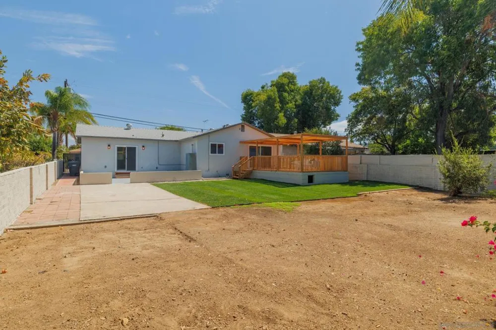 668 Van Houten Ave El Cajon, CA 92020