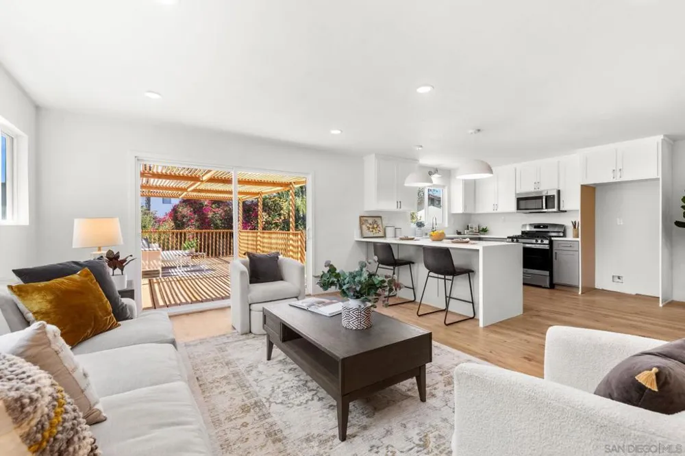 668 Van Houten Ave El Cajon, CA 92020
