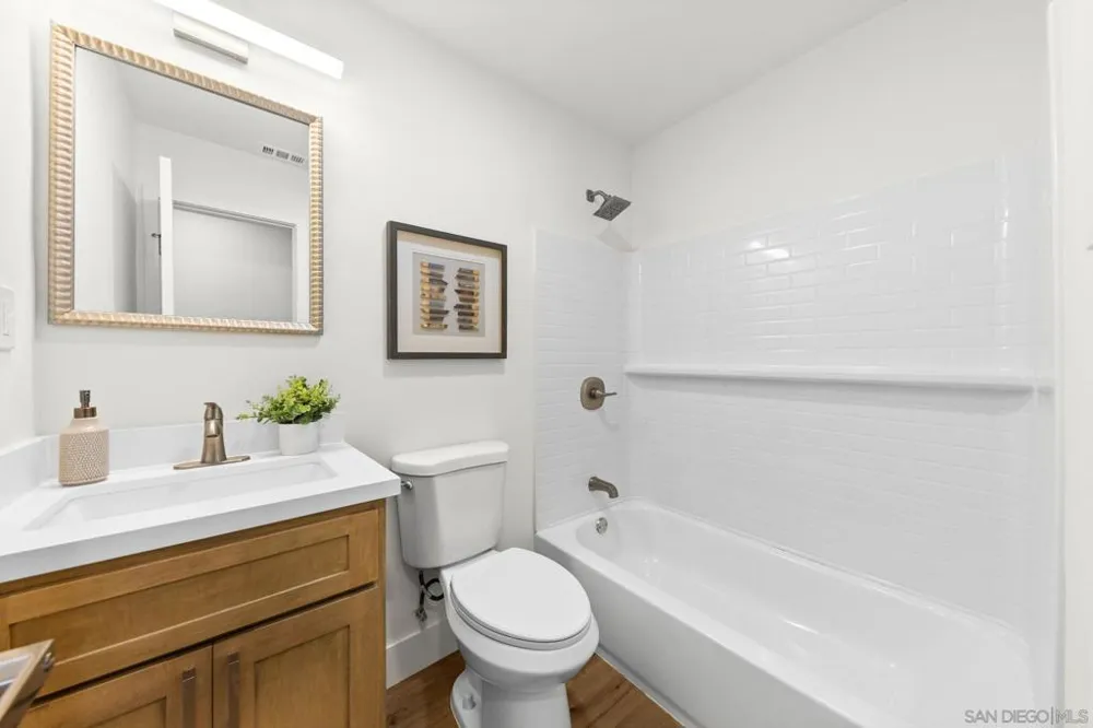 668 Van Houten Ave El Cajon, CA 92020