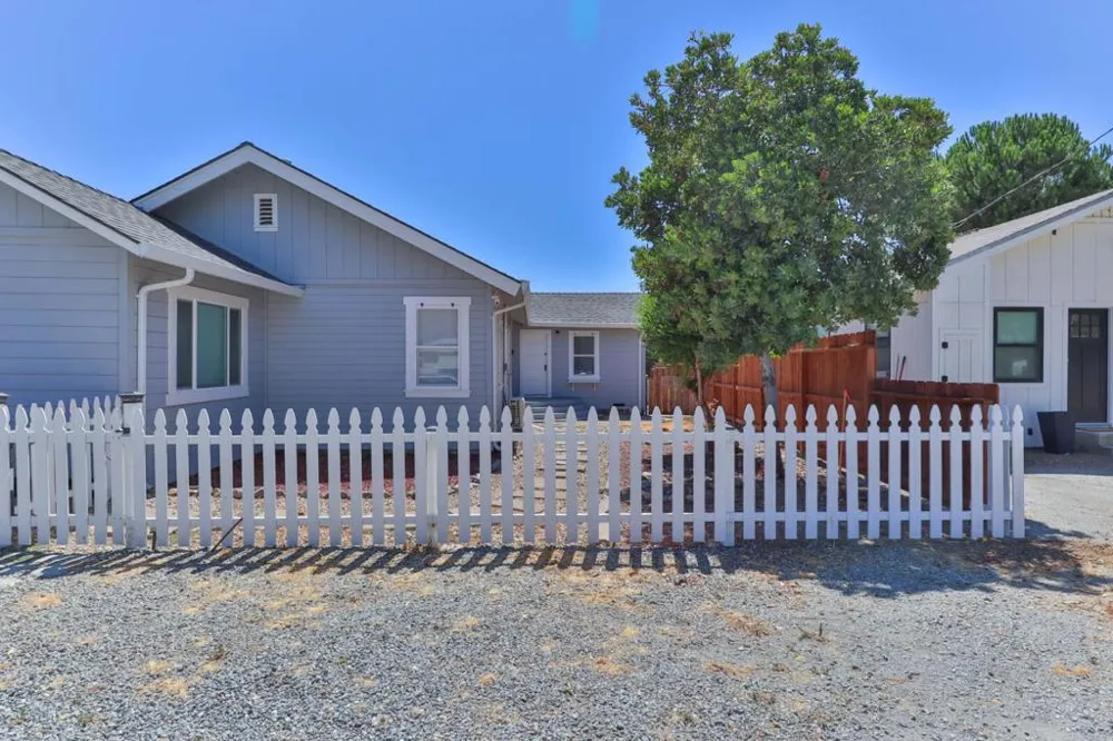 6860 F STREET Tres Pinos, CA 95075