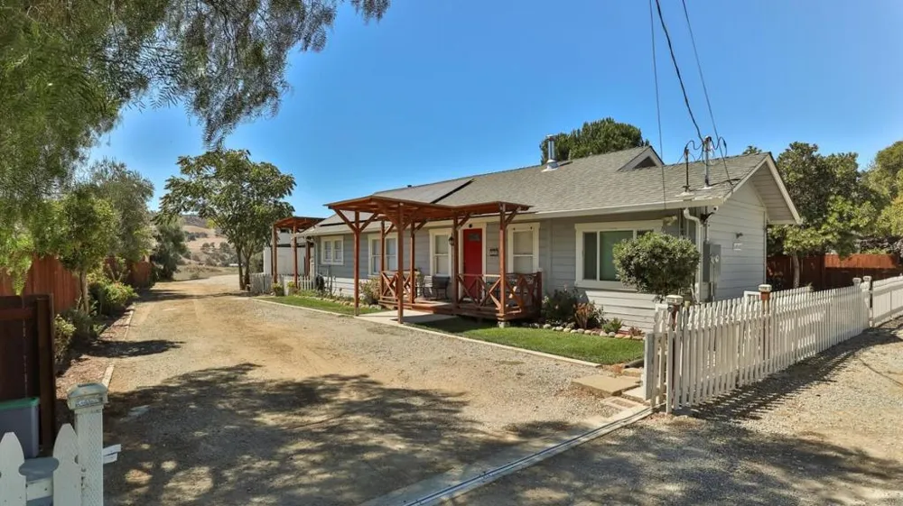 6860 F STREET Tres Pinos, CA 95075