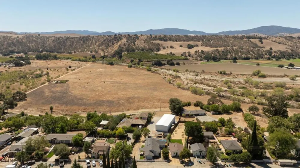6860 F STREET Tres Pinos, CA 95075