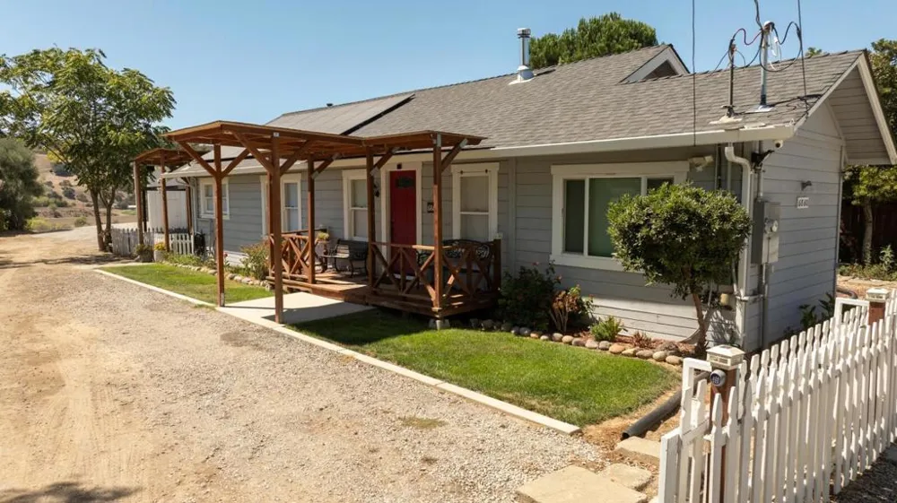 6860 F STREET Tres Pinos, CA 95075
