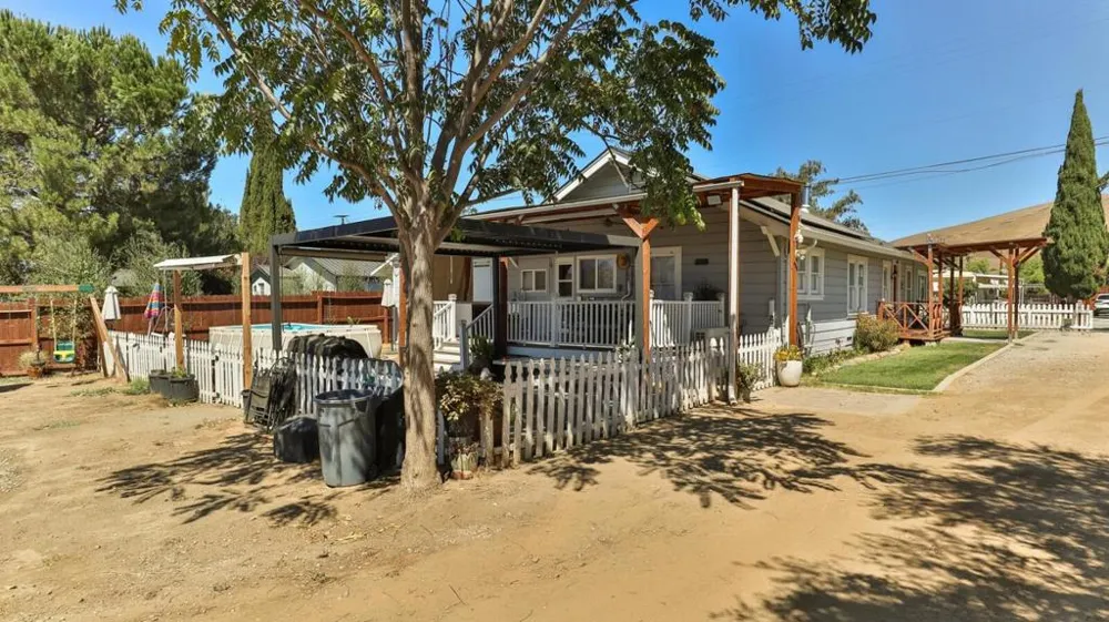 6860 F STREET Tres Pinos, CA 95075