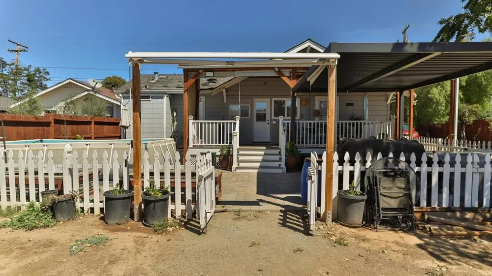 6860 F STREET Tres Pinos, CA 95075