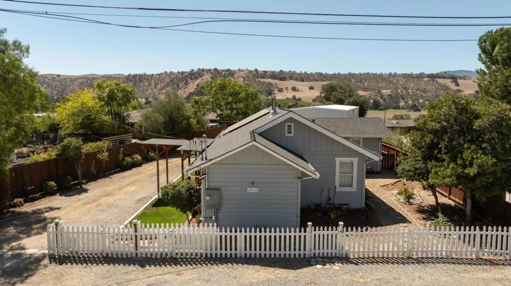 6860 F STREET Tres Pinos, CA 95075