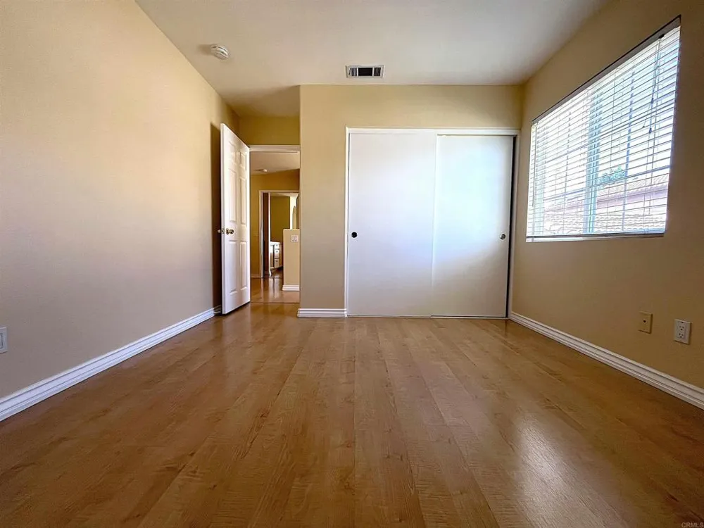 6079 Paseo Pradera Carlsbad, CA 92009