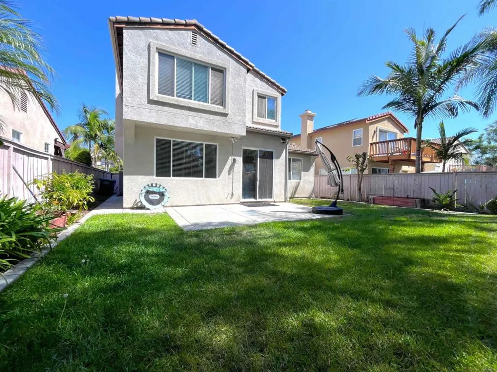 6079 Paseo Pradera Carlsbad, CA 92009