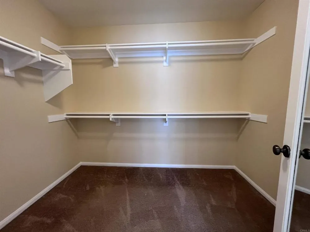 6079 Paseo Pradera Carlsbad, CA 92009