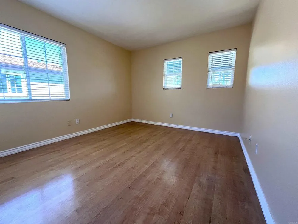 6079 Paseo Pradera Carlsbad, CA 92009