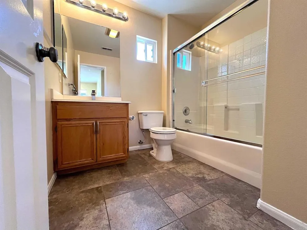 6079 Paseo Pradera Carlsbad, CA 92009