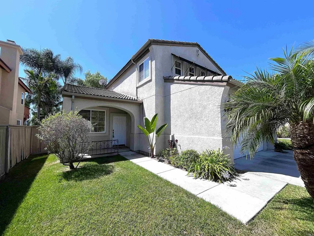 6079 Paseo Pradera Carlsbad, CA 92009