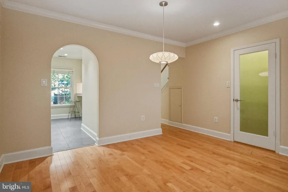 3217 SUTTON PLACE NW #B Washington, DC 20016