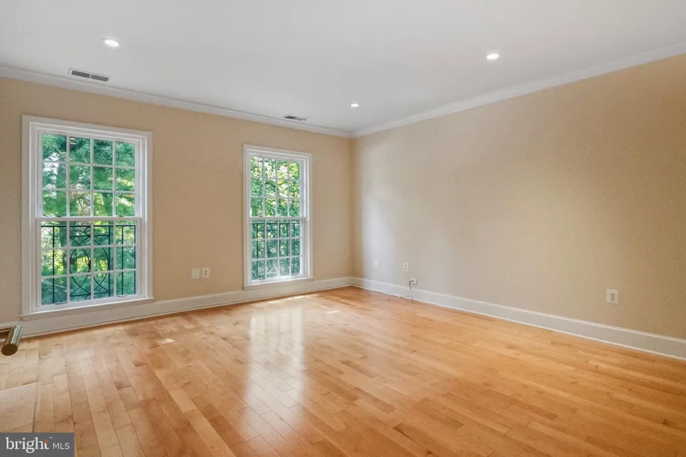 3217 SUTTON PLACE NW #B Washington, DC 20016