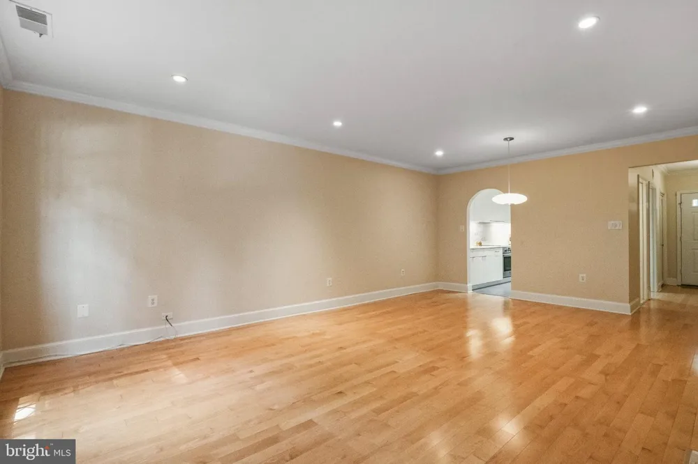 3217 SUTTON PLACE NW #B Washington, DC 20016