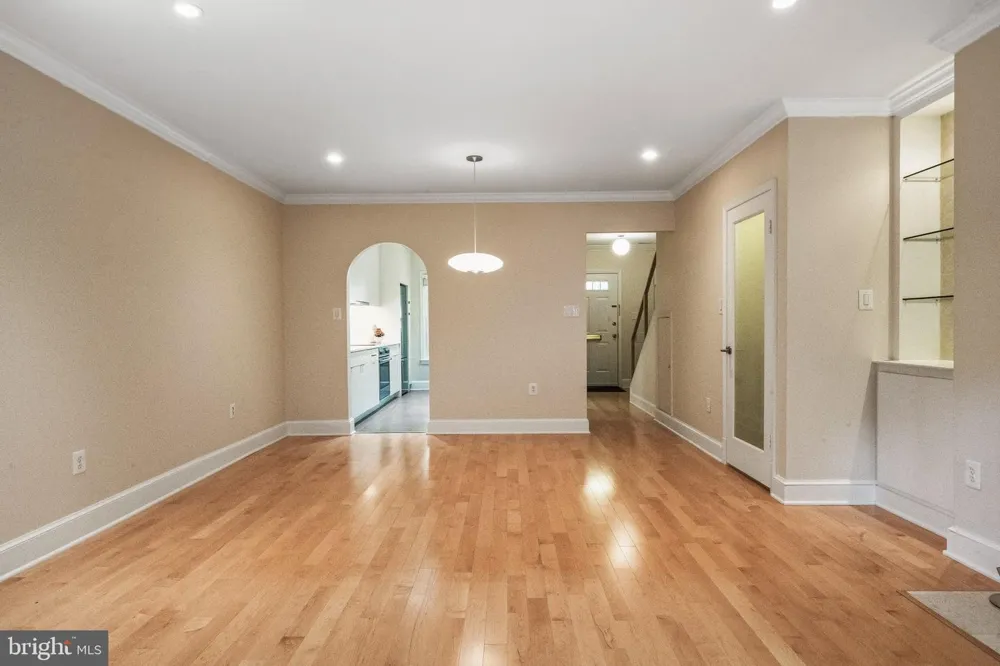 3217 SUTTON PLACE NW #B Washington, DC 20016
