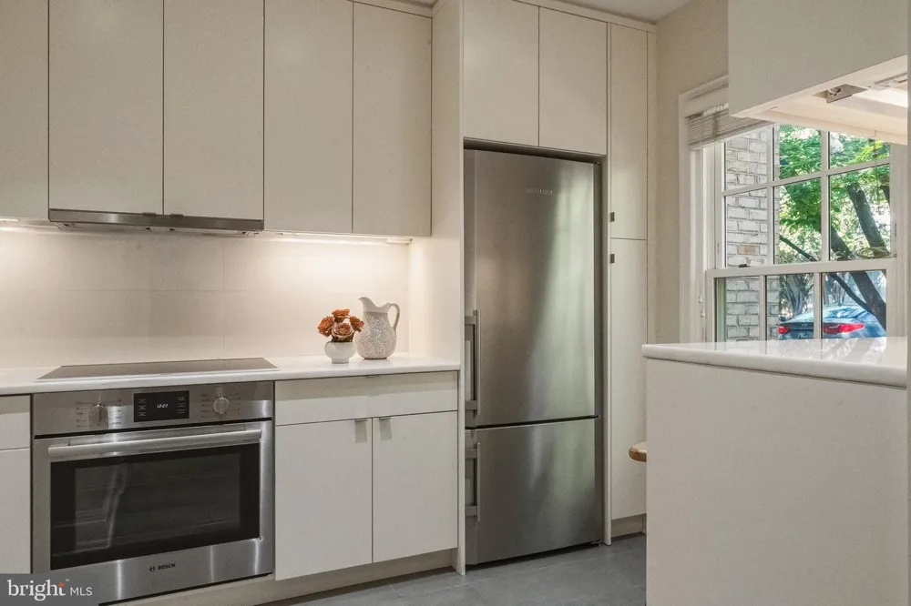 3217 SUTTON PLACE NW #B Washington, DC 20016