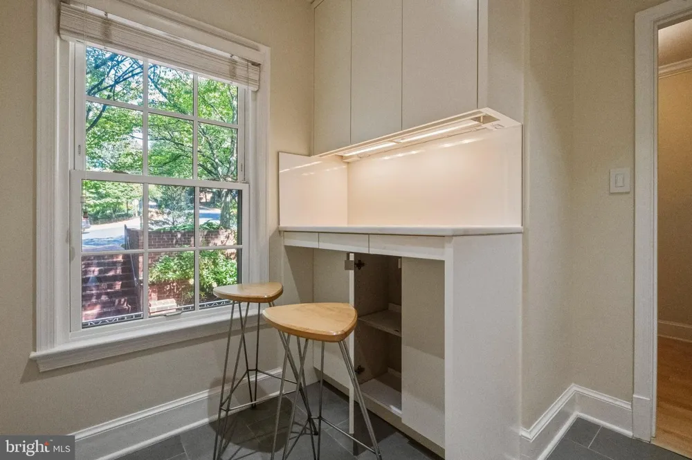 3217 SUTTON PLACE NW #B Washington, DC 20016