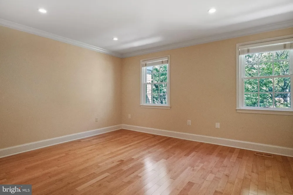 3217 SUTTON PLACE NW #B Washington, DC 20016
