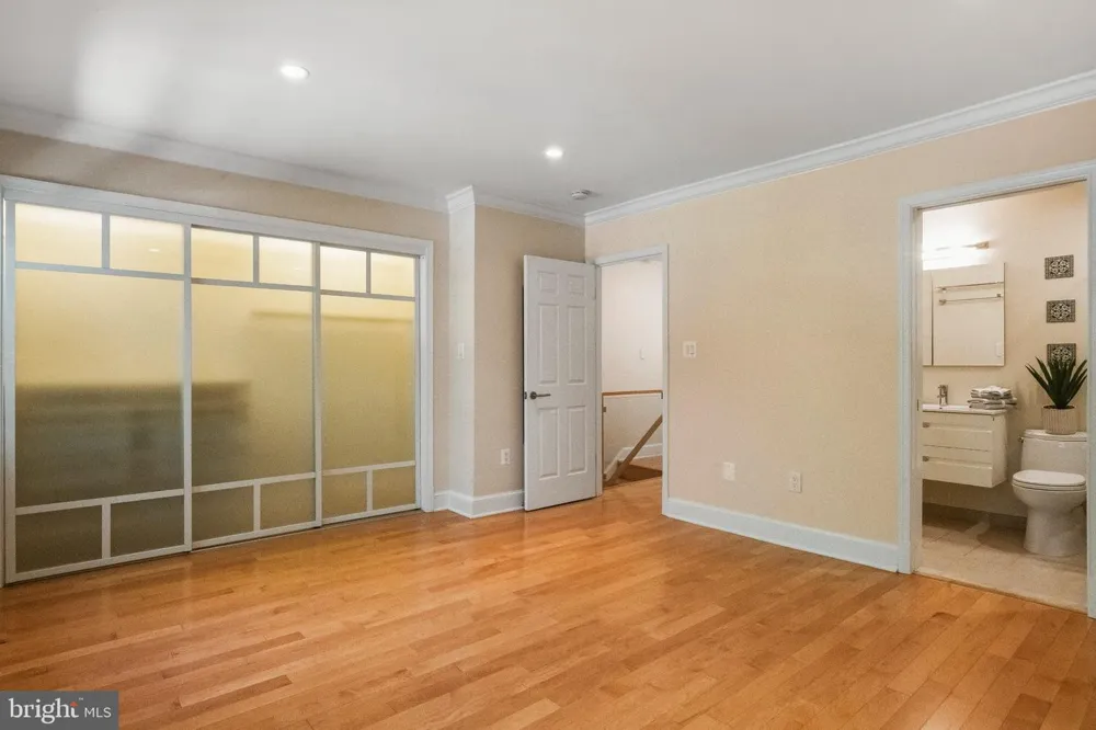 3217 SUTTON PLACE NW #B Washington, DC 20016