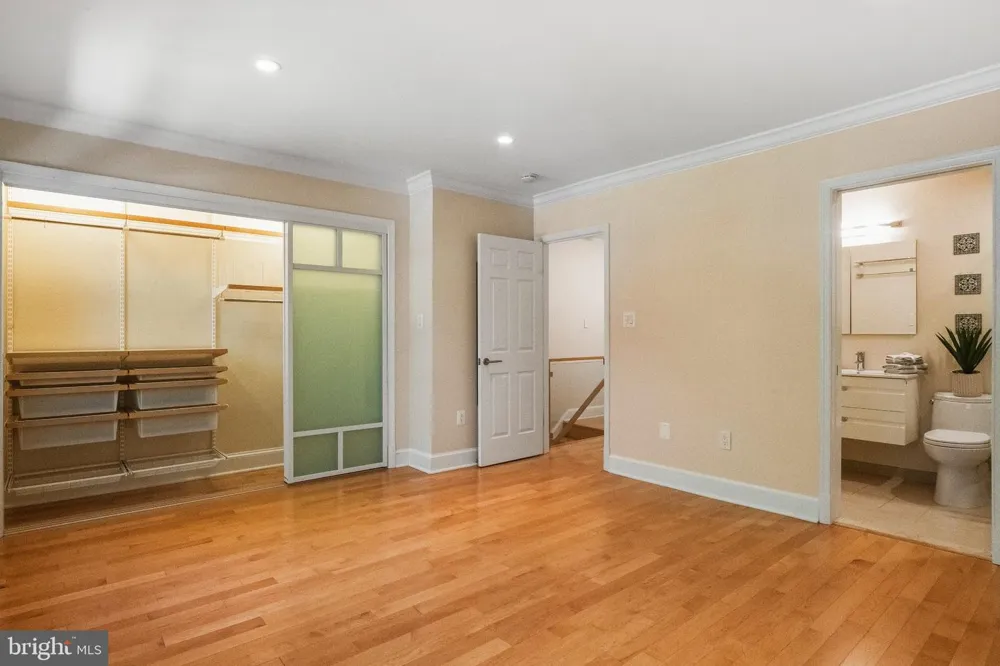 3217 SUTTON PLACE NW #B Washington, DC 20016